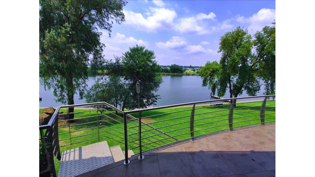 view-dining-room